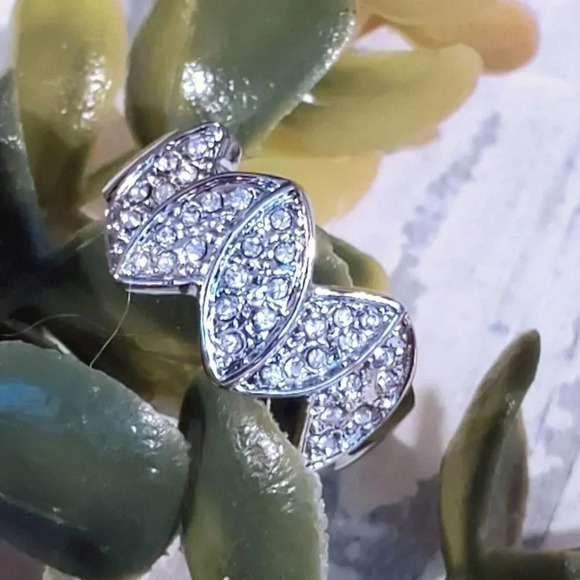 Zig Zag Silver Platinum Plated CZ Faux Diamond Pave Crystal Stone Cocktail Ring - Picture 1 of 9